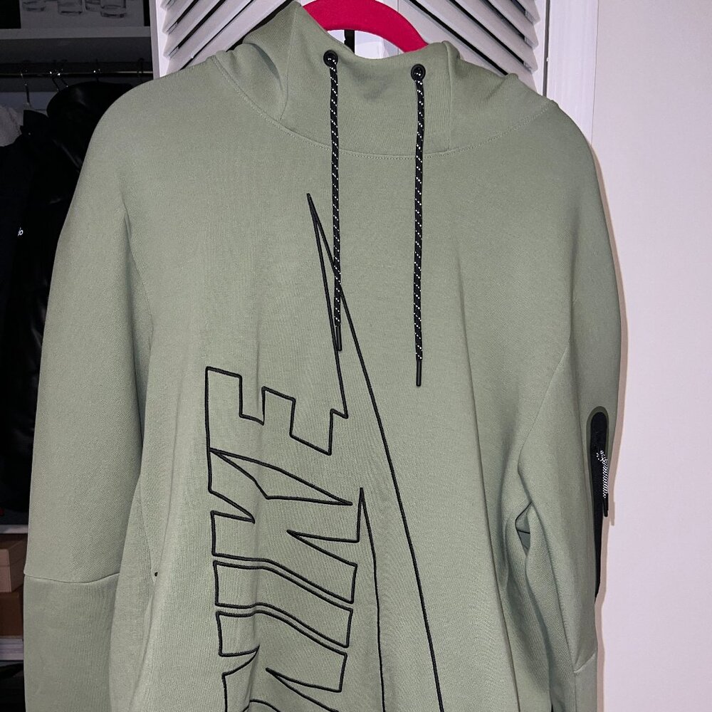 Nike MEN'S Solo Swoosh Pullover Hoodie